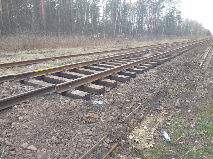 Wymieniają tor kolejowy na Piekle w Dąbrowie Górniczej. Pociągi pojadą tam 60 kilometrów na godzinę