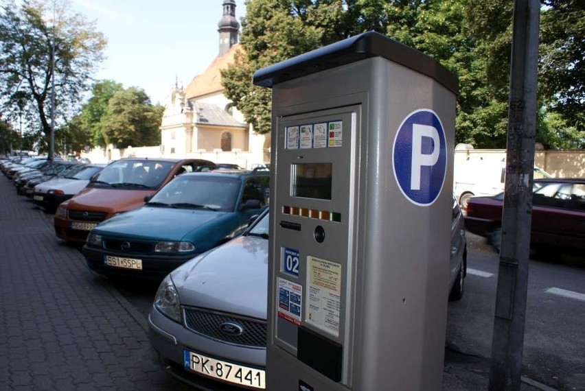 Kalisz: Od poniedziałku uruchamiają parkomaty. Zapłacisz gotówką i przez komórkę