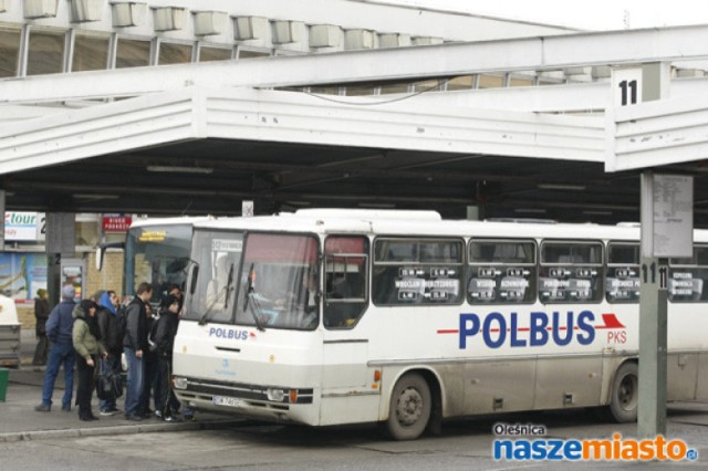 Obsługą komunikacji miejskiej w Oleśnicy zajmuje się Polbus