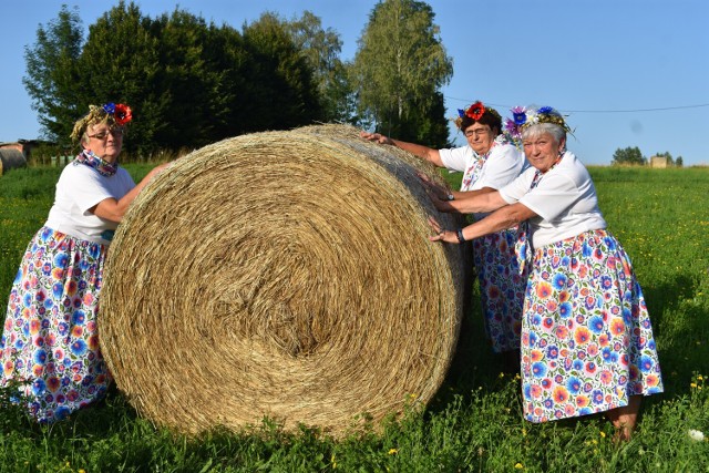 Dożynkowa sesja fotograficzna 2022, Klub Seniora w Łużnej