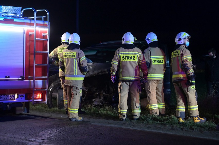 Wypadek na drodze Mełno-Okonin. Są poszkodowani [zdjęcia]