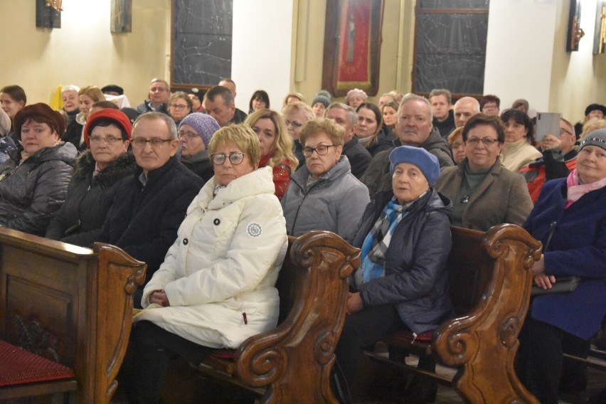 Zbigniew Zaranek zaśpiewał w kościele pw. św. Wojciecha w Wągrowcu w rocznicę śmierci Papieża Jana Pawła II 