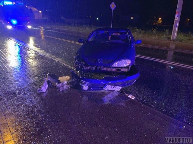 Do zdarzenia doszło w sobotę około godz. 21.15. Kierowca renault zakończył jazdę na płocie jednej z posesji przy ul. Oświęcimskiej w Opolu. Okazało się, że 29-latek pijany. Jak informuje st. sierż. Przemysław Kędzior z zespołu prasowego Komendy Wojewódzkiej Policji w Opolu, kierujący renault miał we krwi blisko 1,8 promila. 
Teraz o losie nieodpowiedzialnego 29-latka zadecyduje sąd.