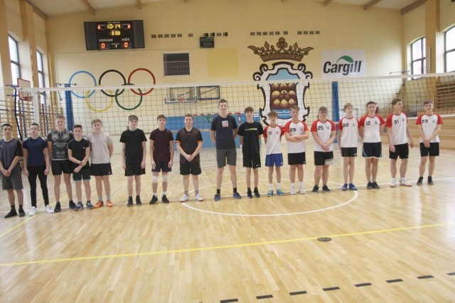 Reprezentacja chłopców z SP 4 wygrała finał miejski Igrzysk Młodzieży Szkolnej w siatkówce