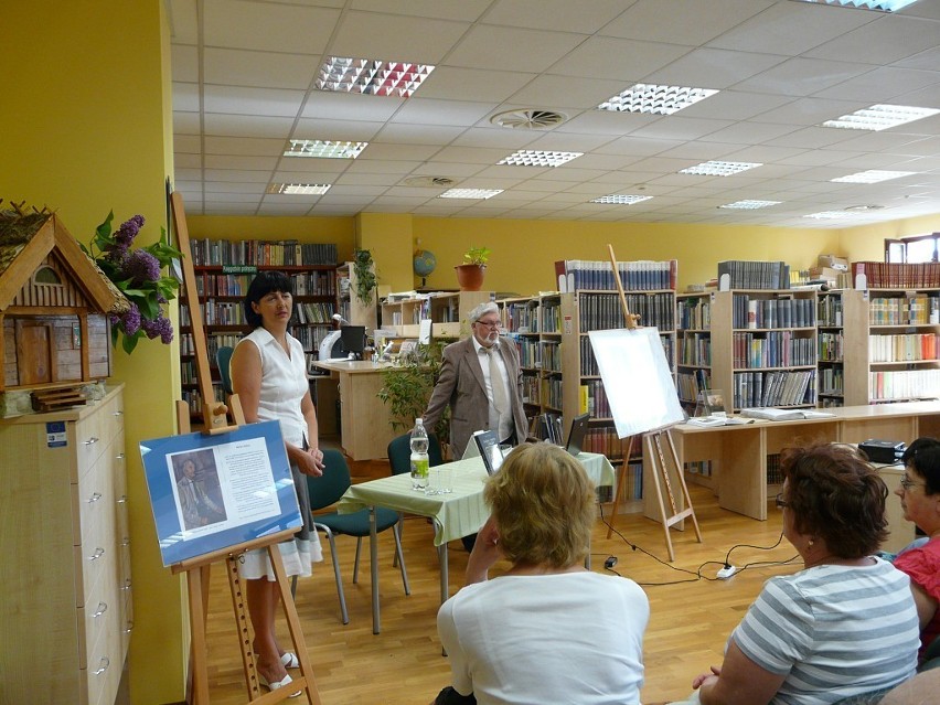 Miejska Biblioteka Publiczna w Chojnicach: Promocja książki ''Stolem z morza i Kaszub'' [FOTO]