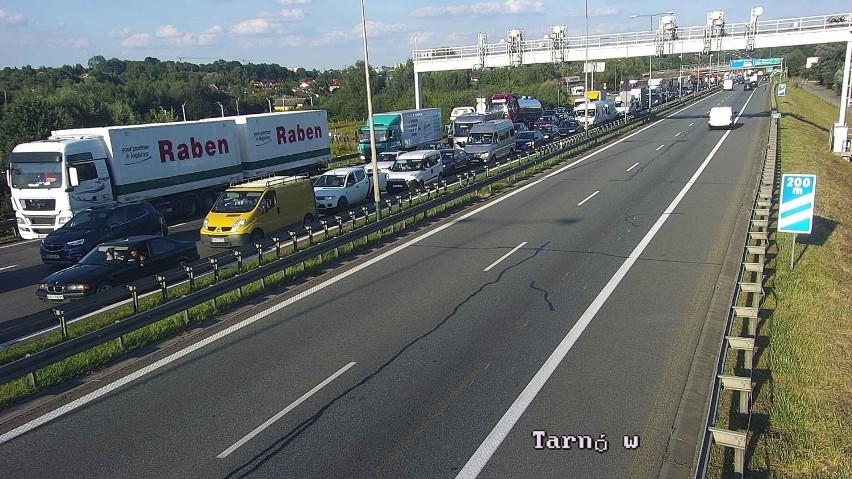 Poważny wypadek na obwodnicy Krakowa. Autostrada w kierunku Katowic była zablokowana