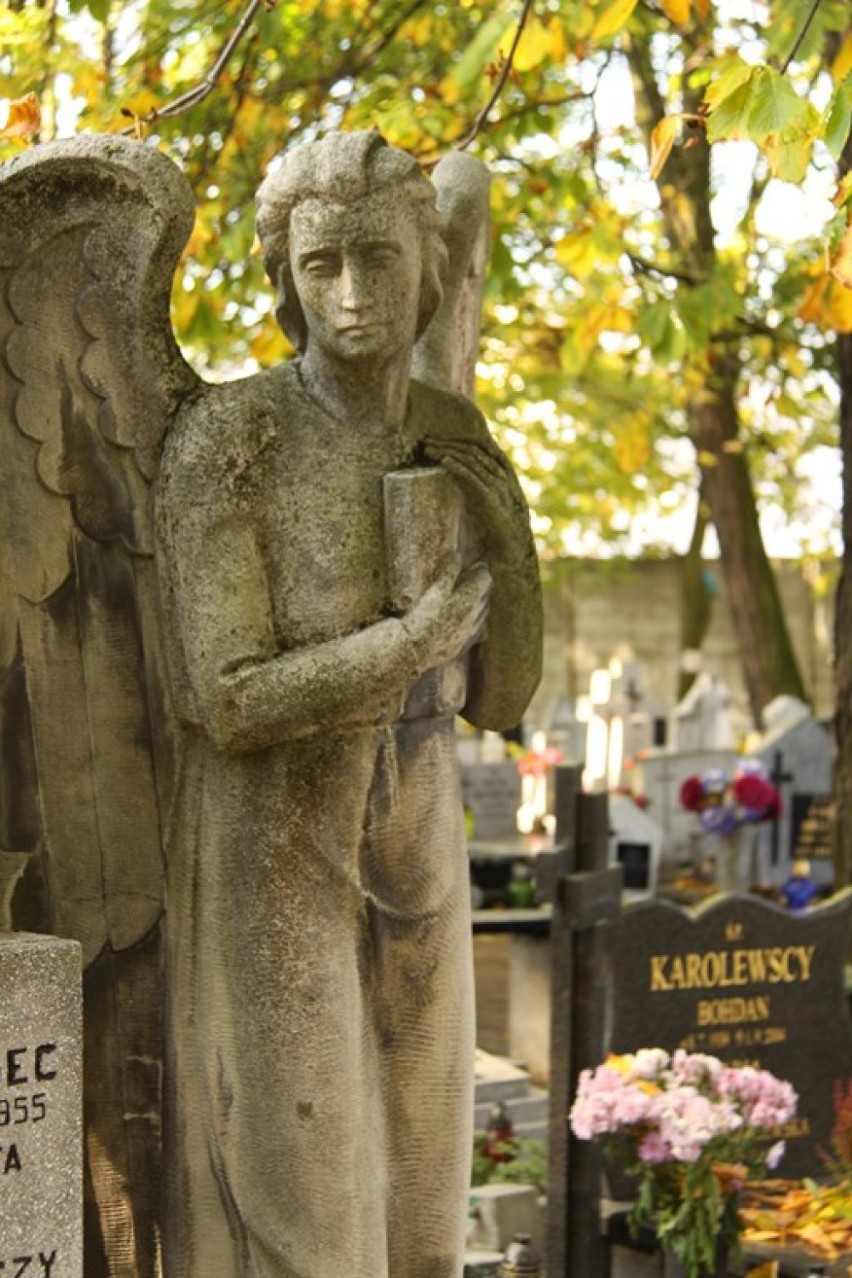 Toruńskie nagrobki na cmentarzach - pamięć o naszych przodkach.