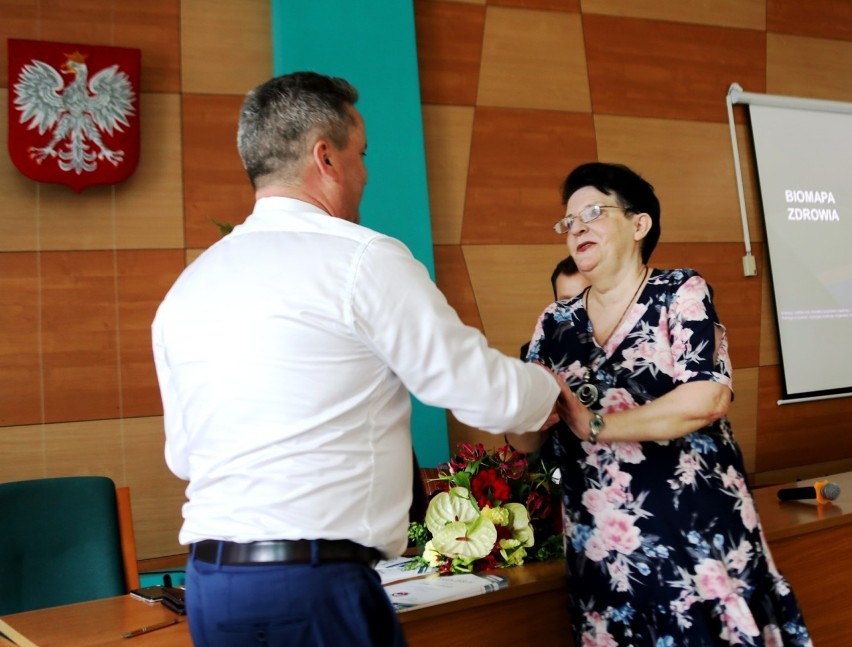 Kwiaty i podziękowania od burmistrza Staszowa Leszka Kopcia.