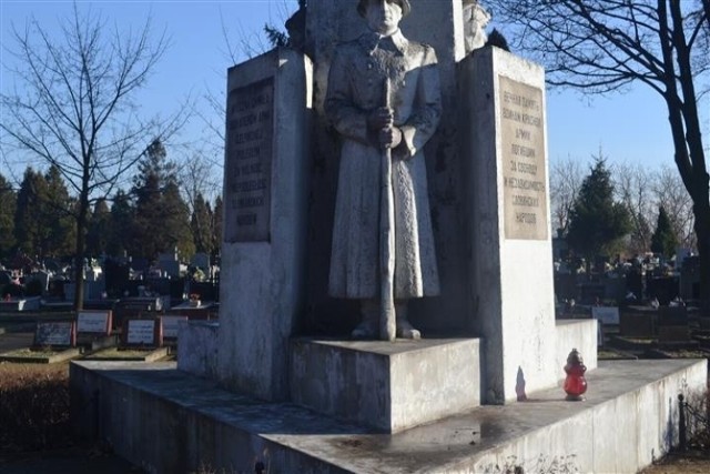 Radni będą debatować nad zburzeniem pomnika żołnierzy radzieckich, który znajduje się na cmentarzu Kule