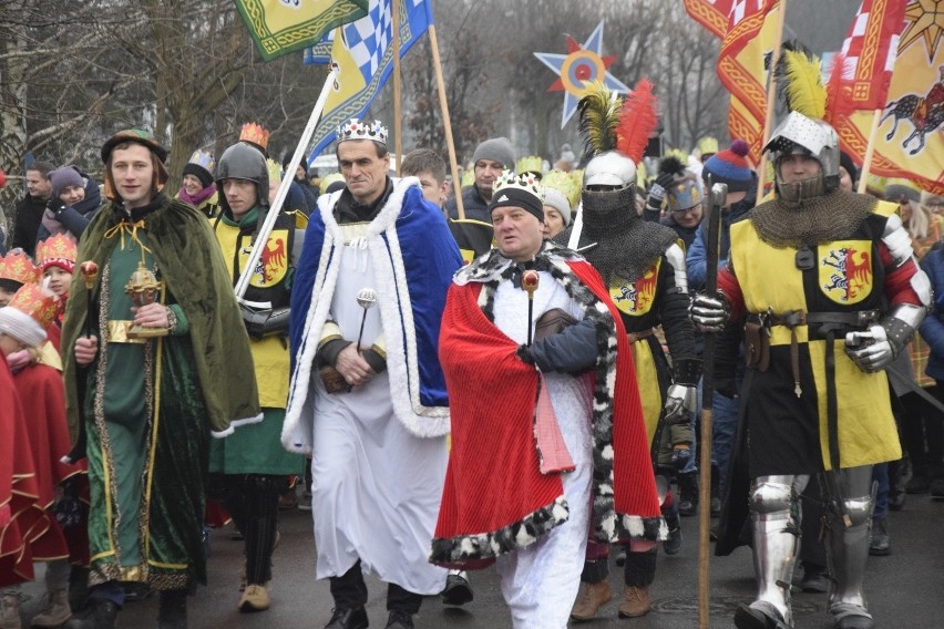 Orszak wyruszył spod kościoła pw. NPM Wspomożenia Wiernych w...