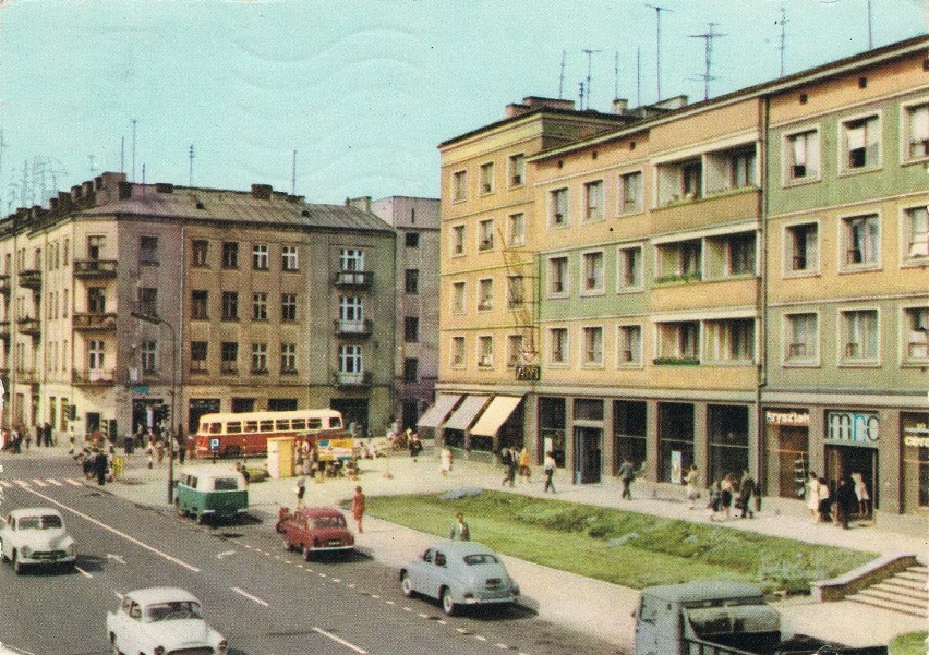 Zdjęcie z ulicy Paderewskiego z 1970 roku. Czerwony autobus...