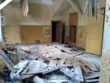 Budynek po szkole w Przyrownicy w gminie Wodzierady niszczeje. Absolwent placówki i syn nauczyciela apeluje o ratunek ZDJĘCIA