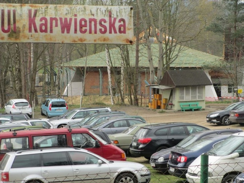 Zawieszono wieniec nad lwiarnią w gdańskim ZOO. Za kilka miesięcy zamieszkają tam lwy [ZDJĘCIA]