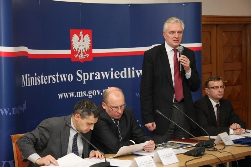Minister Jarosław Gowin chce usprawnić pracę sądow