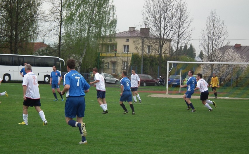 Fotoleracja z meczu A Klasy  LKS Kobylanka II - KS Bobowa