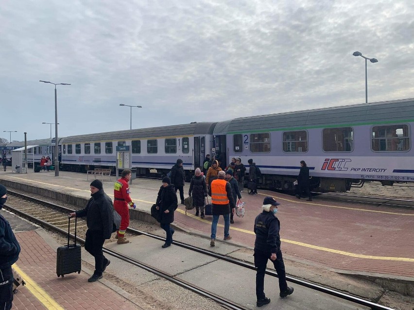 Suwałki. Miasto organizuje transporty międzynarodowe dla uchodźców 