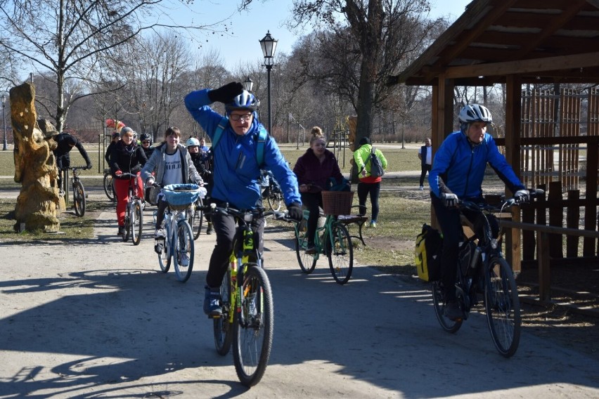 Bolszewo. Cykliści wyruszyli w trasę Rajdu z okazji "Dnia Kobiet"
