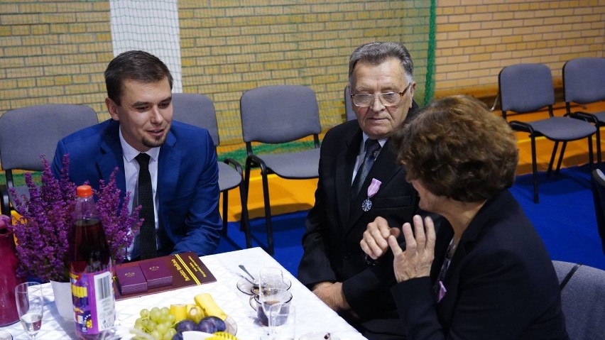 Złote Gody w Wasilkowie. Pary otrzymały medale za długoletnie pożycie małżeńskie (zdjęcia)