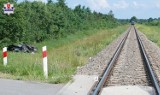 Tragiczny wypadek na przejeździe kolejowym w Jaskach w pow. radzyńskim. Na miejscu zginął 56-letni kierowca