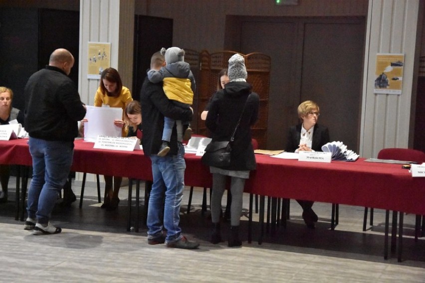 Mieszkańcy gminy Kuślin oddawali swoje głosy w wyborach