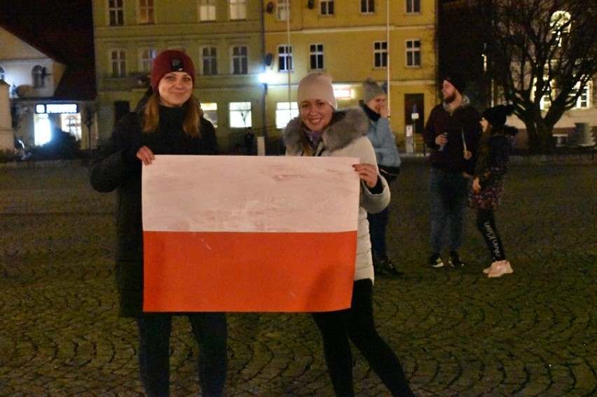 Pokojowy protest przeciwko wojnie na Ukrainie na śremskim...