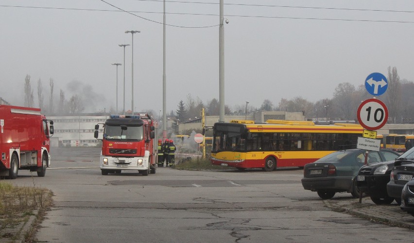 Dym w zajezdni na Limanowskiego w Łodzi