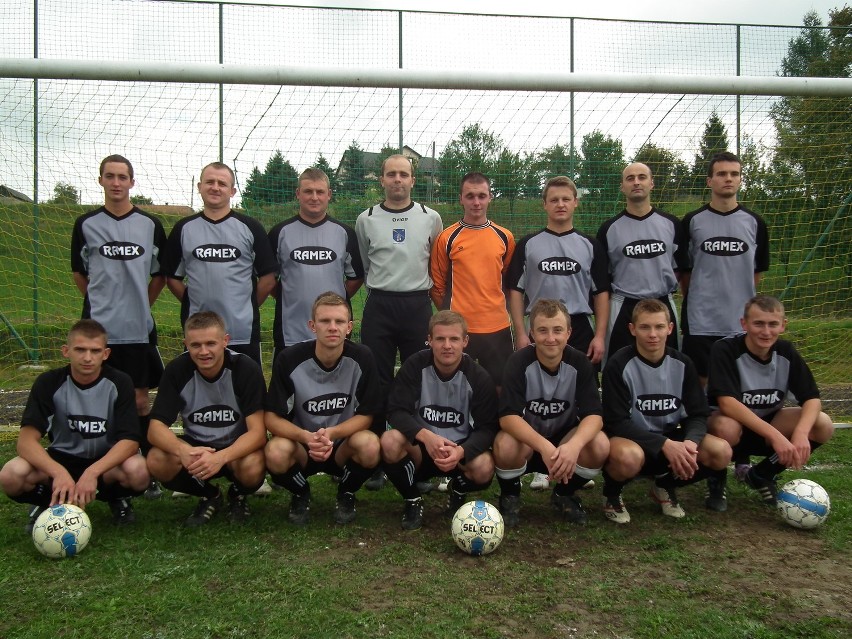 Piłkarskie derby gminy Moszczenica