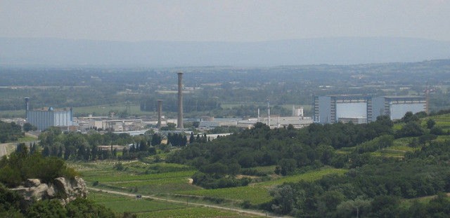 Kompleks nuklearny w Marcoule (http://commons.wikimedia.org/wiki/File:CEA_Marcoule_Site.jpg)