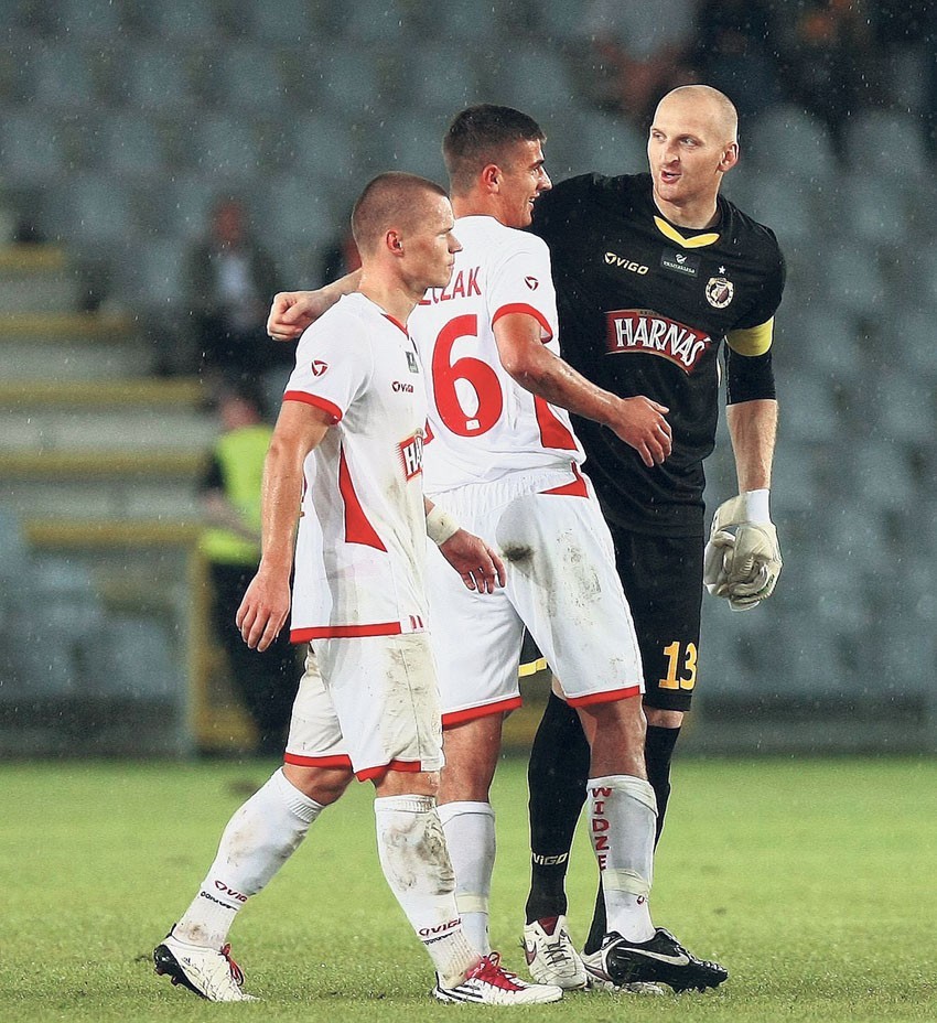 Widzewiacy cieszą się z pierwszego zwycięstwa po powrocie do...