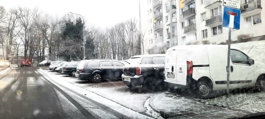 Jeśli nie odśnieżymy lusterek i dachu naszego samochodu...