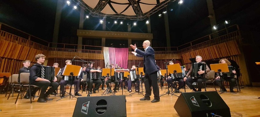 Zespół Humi Accordion Band ma już 20 lat! Jubileuszowy koncert akordeonistów odbył się w Zespole Szkół Muzycznych w Radomiu