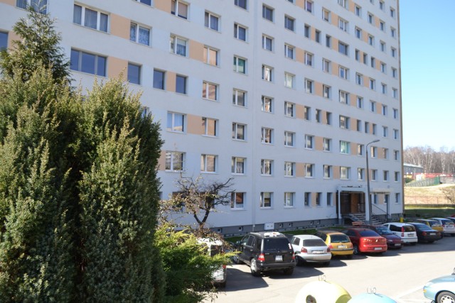 Próba samobójcza w Jastrzębiu: 35-latek chciał skoczyć z wieżowca