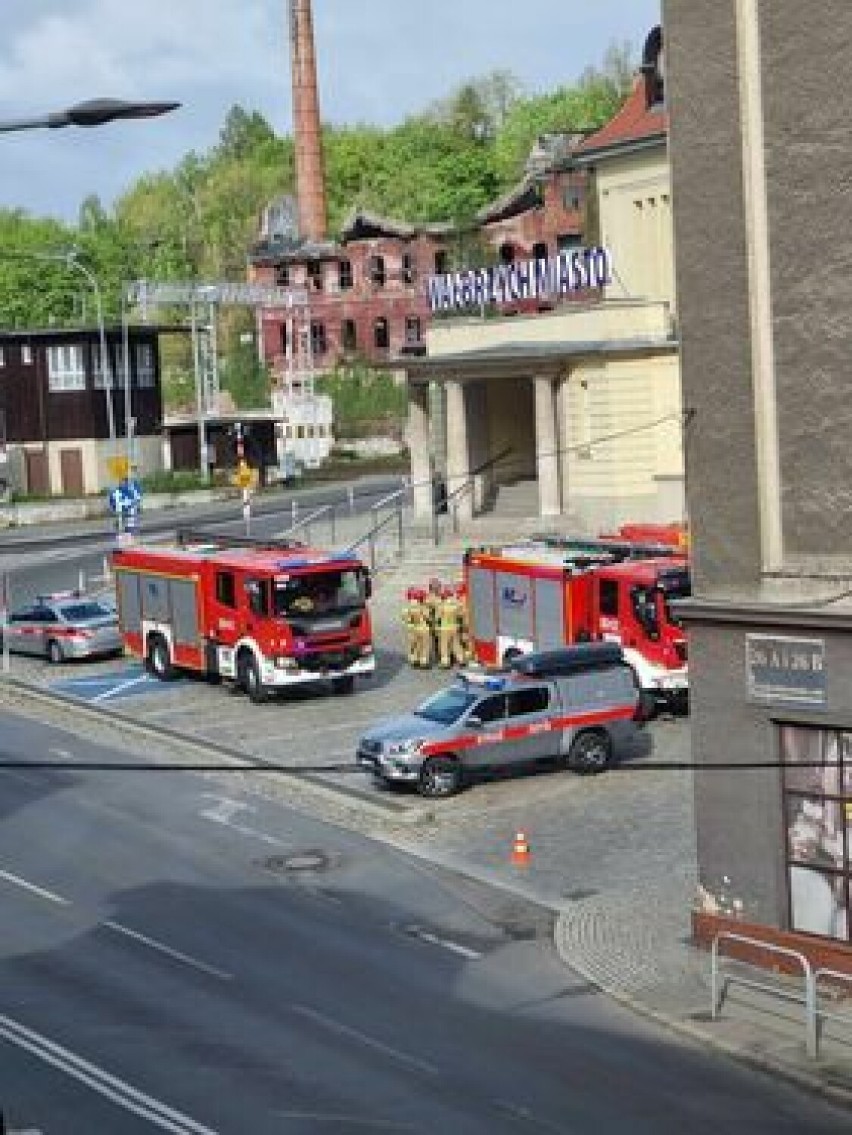 Przez śmierdzący pakunek z butami ewakuowali dworzec w Wałbrzychu. Żart, czy omyłka?