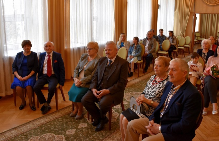 Złote gody w Piotrkowie. Trzy pary świętowały 50-lecie pożycia małżeńskiego [ZDJĘCIA]