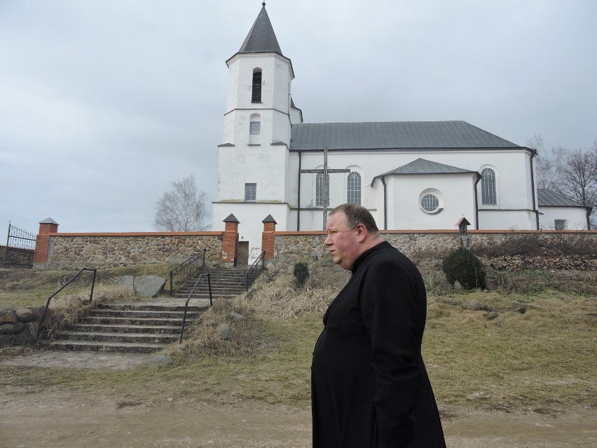 Degradacja księdza Wojciecha Markowskiego: z proboszcza w Zalesiu na wikarego w Białymstoku. Czy parafianie mu w tym pomogli? 