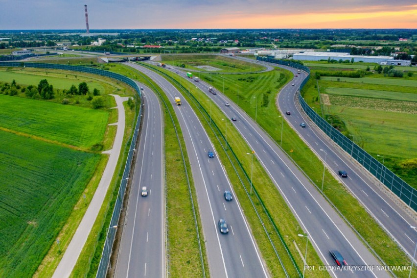 Będzie trzeci pas na A2 z Warszawy do Łodzi. Jest druga decyzja środowiskowa. W sumie blisko 90 km autostrady zyska dodatkowy pas ruchu