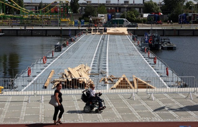 Mosty pontonowe na finał regat The Tall Ships Races 2013 w Szczecinie gotowe [zdjęcia]