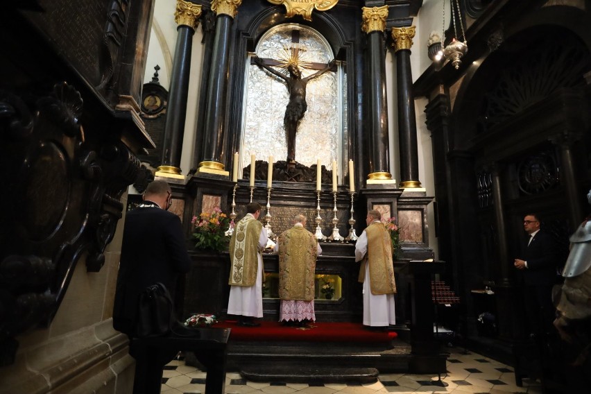Relikwie świętej Jadwigi  trafiły z Wawelu do Sieradza