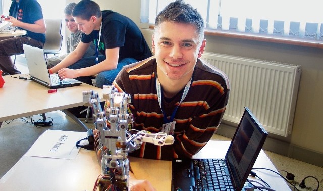 Grzegorz Wiśniewski skonstruował Rąsię - nazwa zabawna, ale ten robot może kiedyś bardzo pomóc.