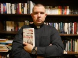 Ks. Marcin Walczak opowie w bibliotece o swoim literackim debiucie