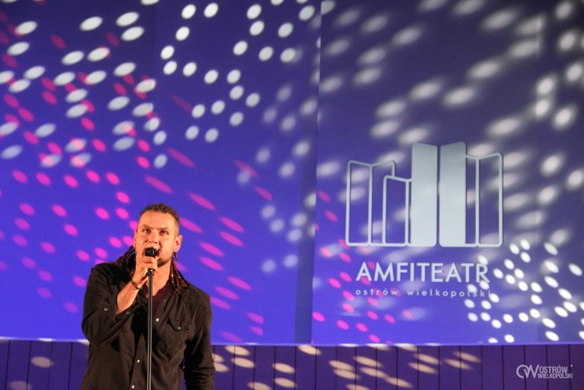 Bartas Szymoniak podczas występu w ostrowskim amfiteatrze
