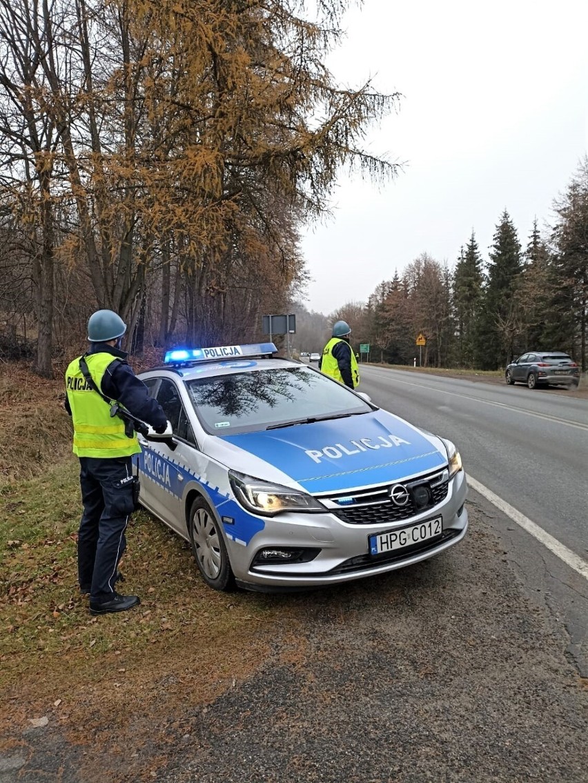 Policjanci ścigali sprawców napadu na jubilera. Blokowali drogi na trasie do Krynicy. Wszystko w ramach ćwiczeń