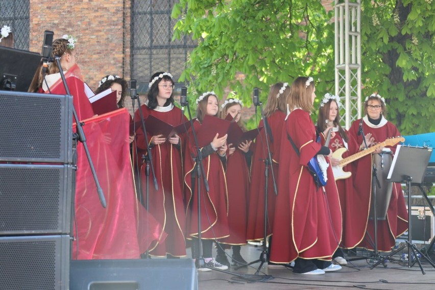 Katolickie pieśni rozbrzmiały w Gnieźnie. „Adalbertus” przyciągnął wiele grup muzycznych
