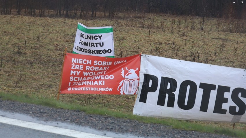 Protest rolników powiatu lęborskiego w Godętowie. Będziemy protestować do skutku - mówią [MATERIAŁ WIDEO]