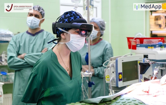 Zabieg z wykorzystaniem technologii 3D przeprowadził zespół chirurgów ze szpitala Jurasza pod wodzą dr. nauk med. Przemysława Gałązki.