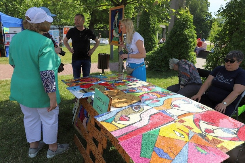 Niepełnosprawni artyści świętowali w Staszowie. Nad zalewem odbył się XIX Festiwal Działań Artystycznych