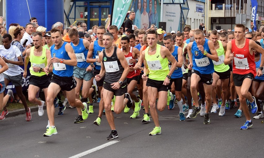 Półmaraton PHILPS Piła: Kenijczycy poza zasięgiem. Pobito kolejny rekord frekwencji! Zobaczcie zdjęcia 