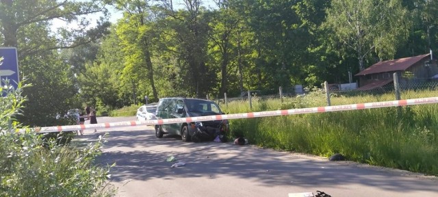 W środę około godz. 15:30 w Bedoniu Przykościelnym w gminie Andrespol doszło śmiertelnego wypadku.

WIĘCEJ CZYTAJ NA KOLEJNYM SLAJDZIE

