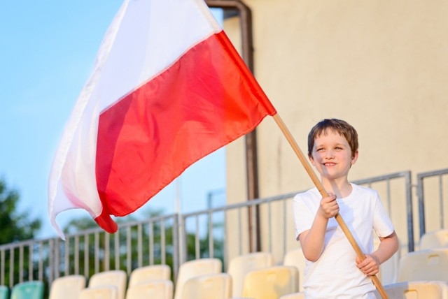 Oto zasady, które powinien znać każdy Polak. Jak prawidłowo zawiesić flagę na 2 maja? Wiele osób popełnia błędy.

Przejdź dalej i sprawdź --->