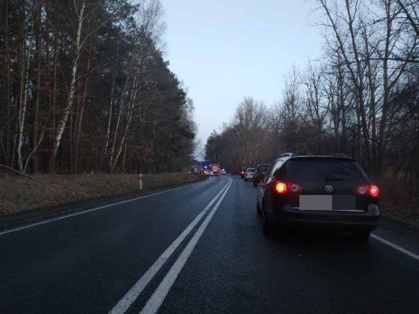 Poważny wypadek na DK11 koło Szczecinka. Wypadek z udziałem trzech aut [zdjęcia]
